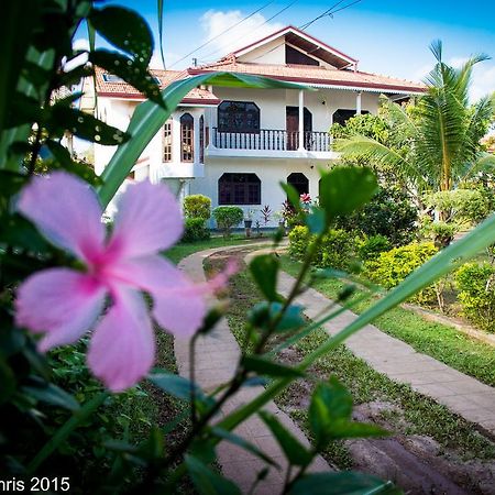 Green Village Negombo Exteriör bild